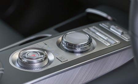 2023 Genesis Electrified GV70 (UK-Spec) Central Console Wallpapers 450x275 (54)