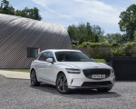 2023 Genesis Electrified GV70 (UK-Spec) Front Three-Quarter Wallpapers 150x120 (21)