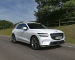 2023 Genesis Electrified GV70 (UK-Spec) Front Three-Quarter Wallpapers 150x120 (15)