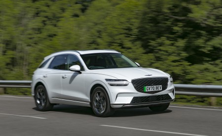 2023 Genesis Electrified GV70 (UK-Spec) Front Three-Quarter Wallpapers 450x275 (10)