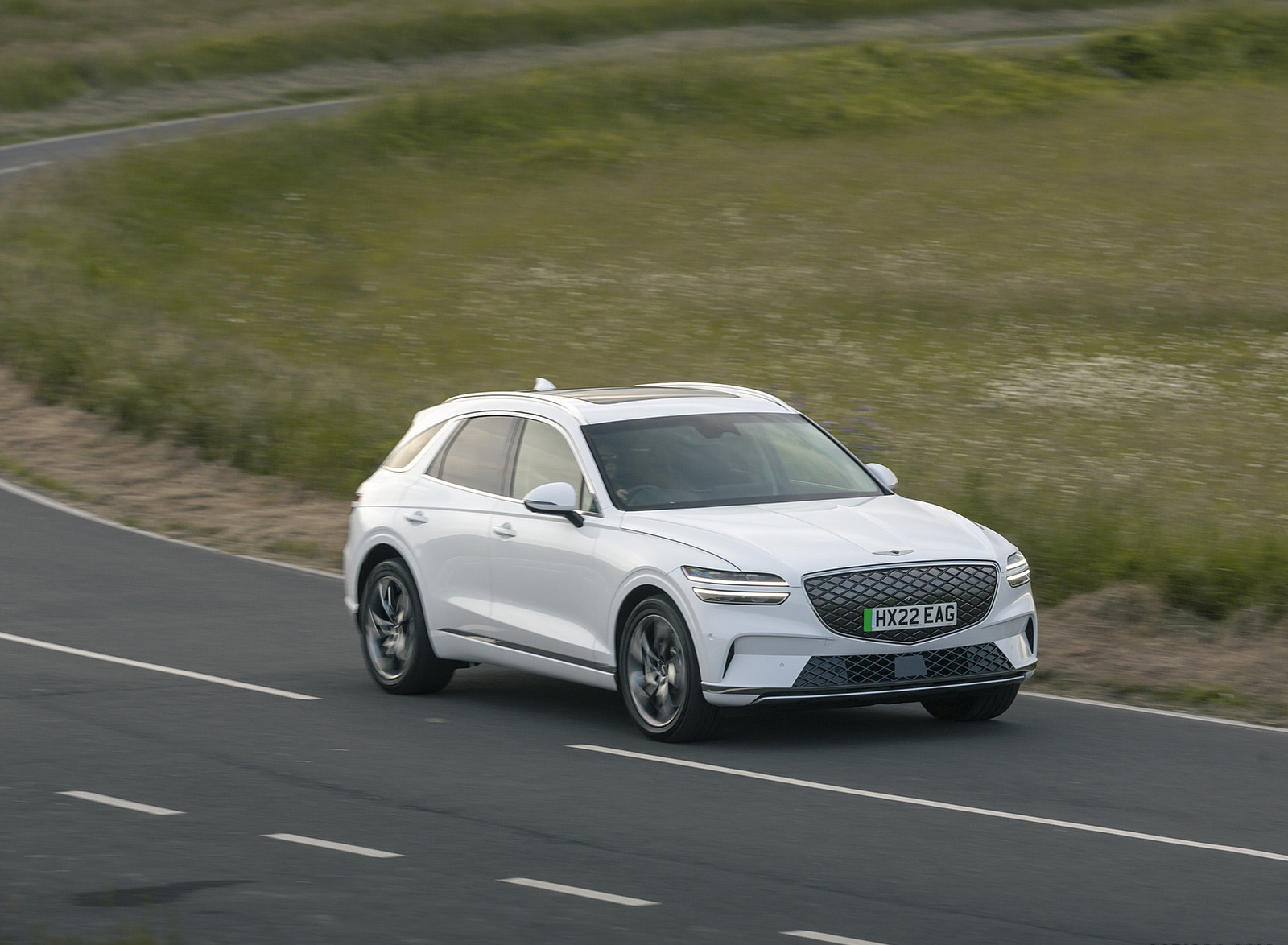2023 Genesis Electrified GV70 (UK-Spec) Front Three-Quarter Wallpapers (5)