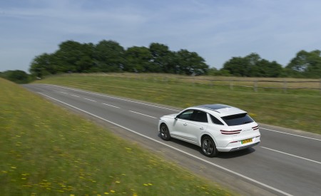 2023 Genesis Electrified GV70 (UK-Spec) Rear Three-Quarter Wallpapers 450x275 (13)