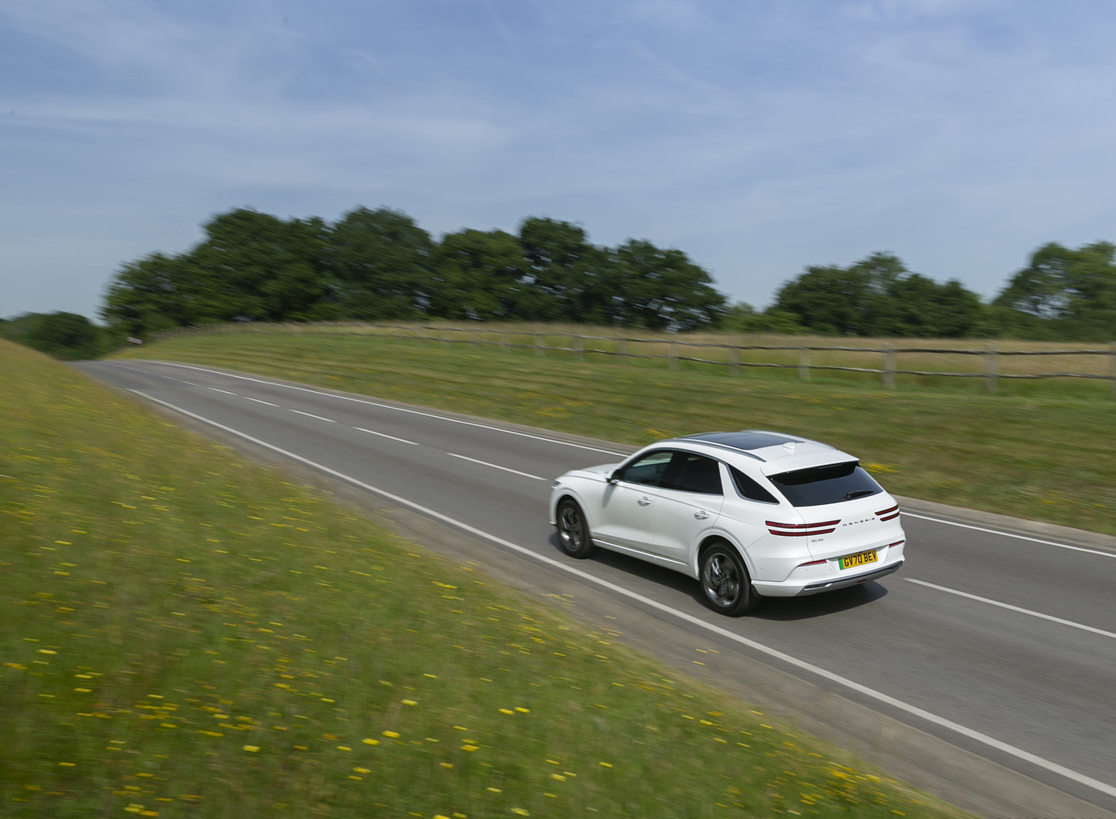 2023 Genesis Electrified GV70 (UK-Spec) Rear Three-Quarter Wallpapers (13)