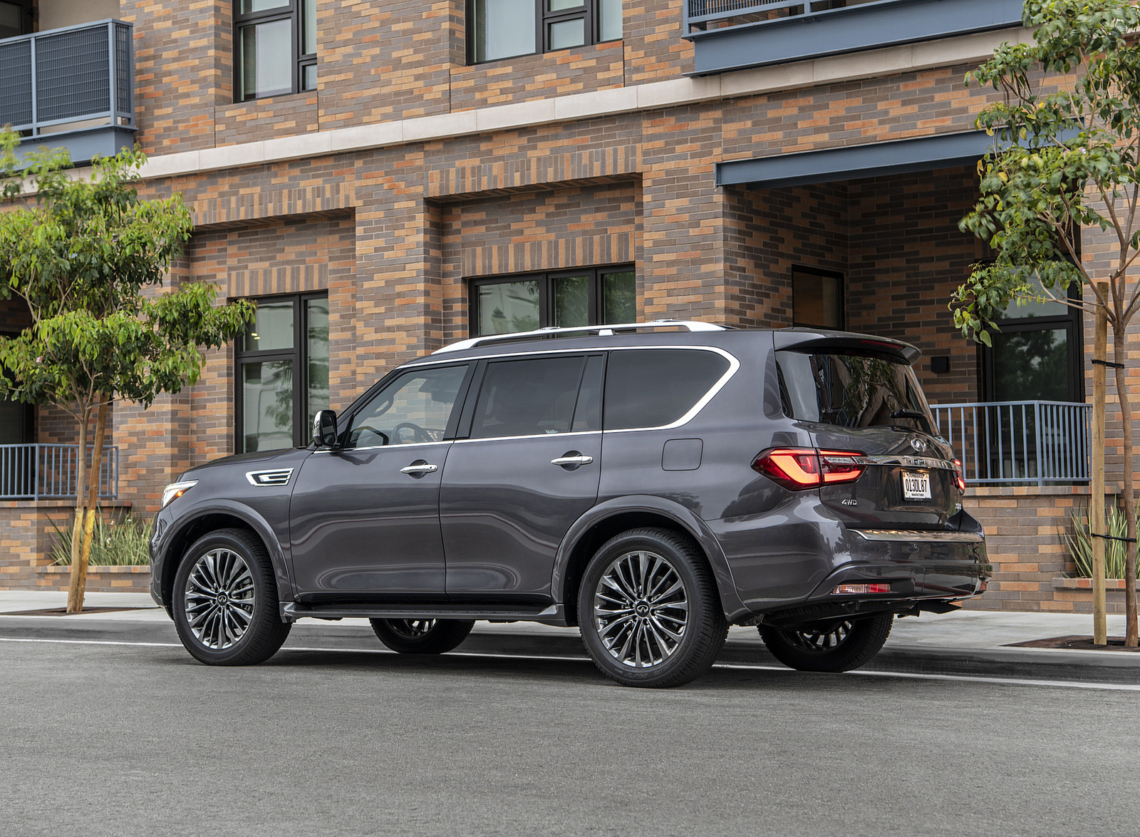 2023 Infiniti QX80 Rear Three-Quarter Wallpapers (2)