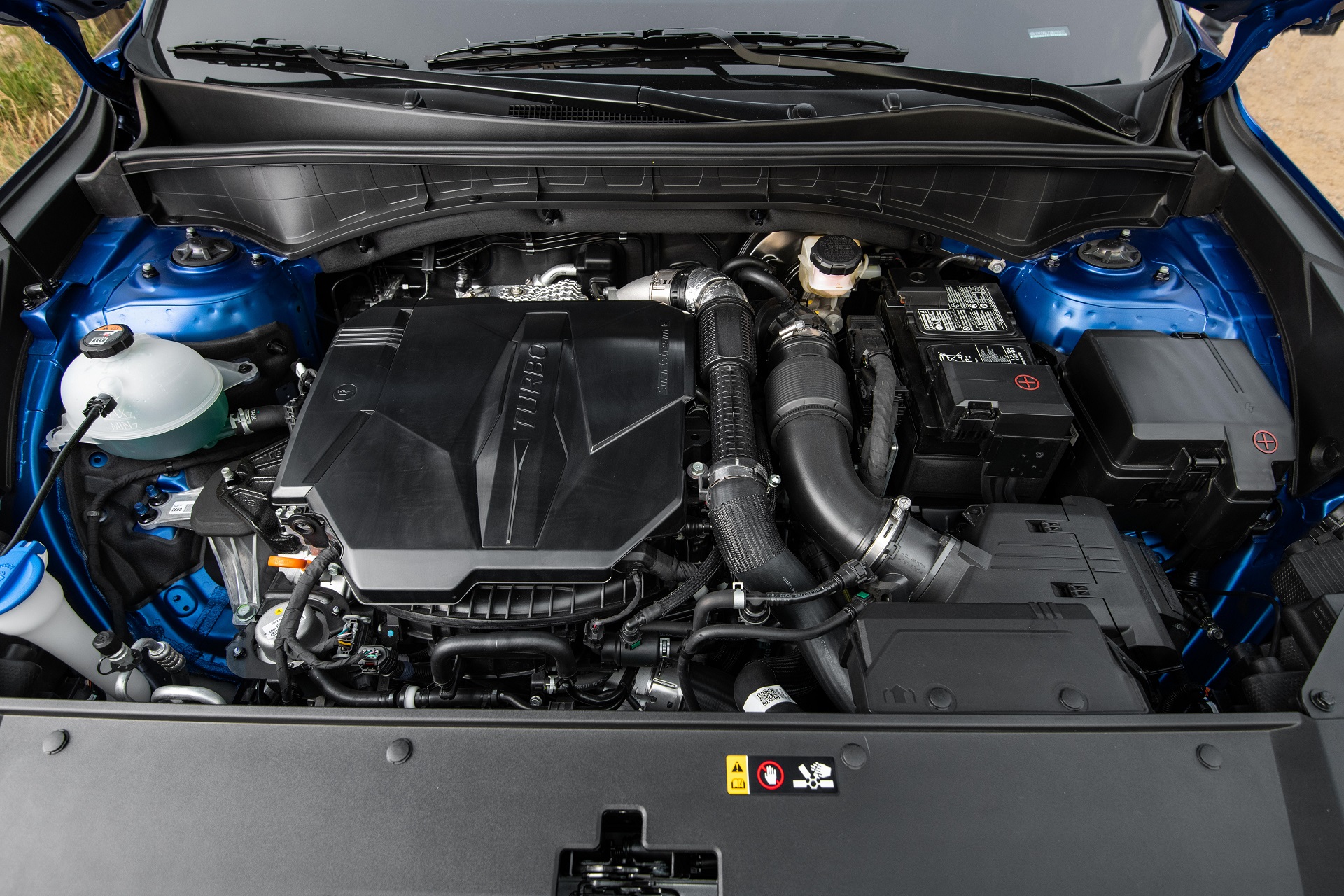 2023 Kia Sorento SX Engine Wallpapers (4)