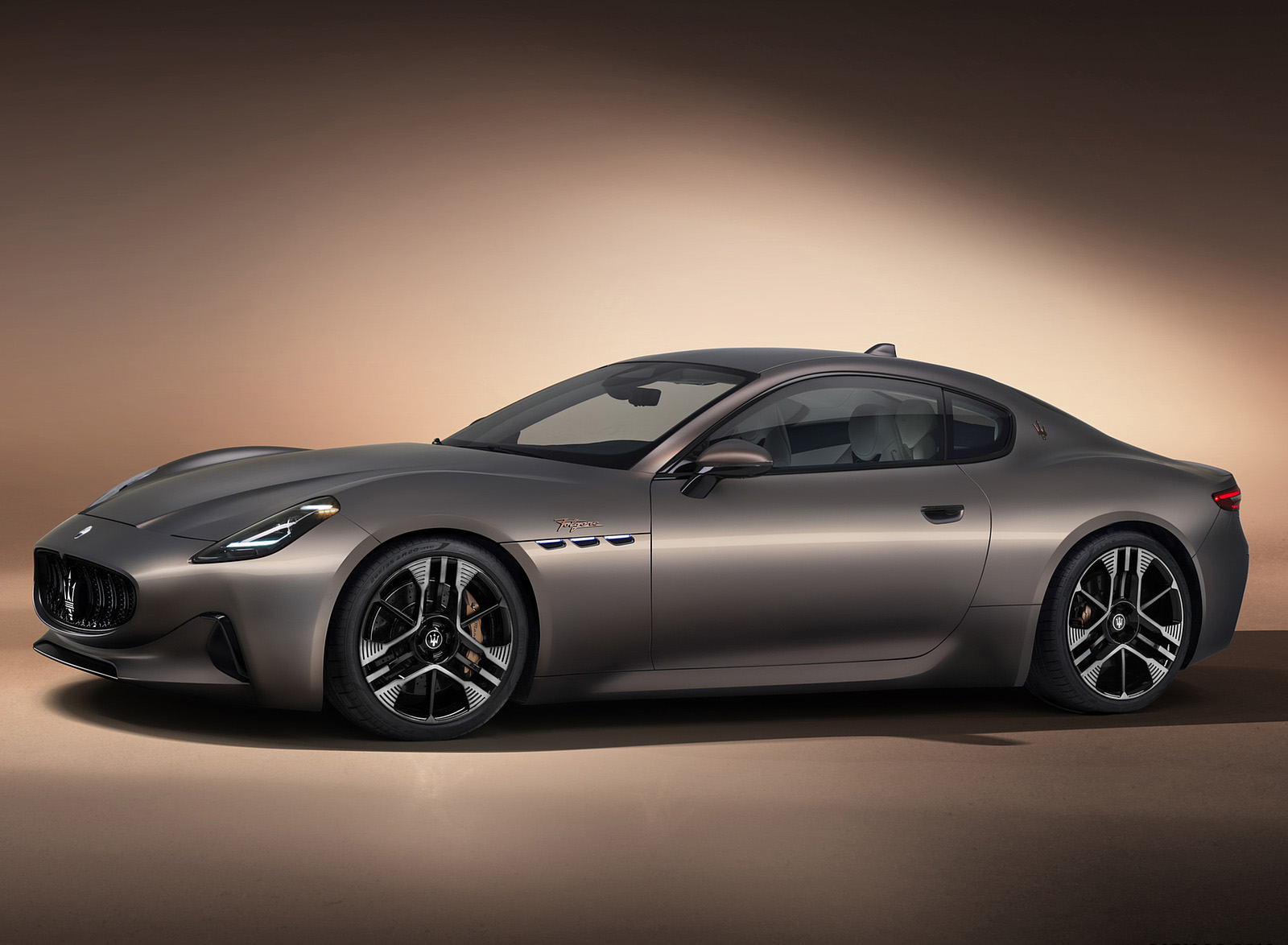 2023 Maserati GranTurismo Folgore Side Wallpapers (4)