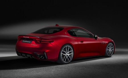2023 Maserati GranTurismo Trofeo Rear Three-Quarter Wallpapers 450x275 (3)