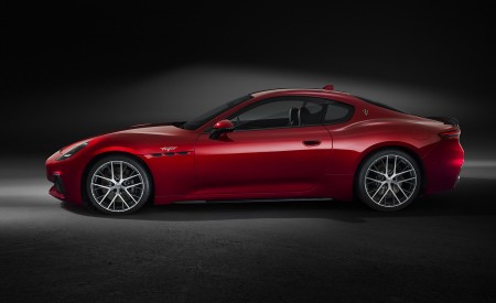 2023 Maserati GranTurismo Trofeo Side Wallpapers 450x275 (5)