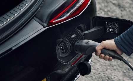 2023 Mercedes-AMG GT 63 S E Performance 4-door (UK-Spec) Charging Connector Wallpapers 450x275 (31)