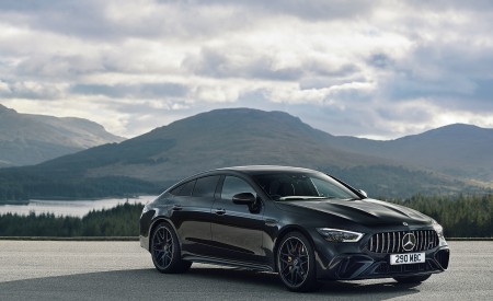 2023 Mercedes-AMG GT 63 S E Performance 4-door (UK-Spec) Front Three-Quarter Wallpapers  450x275 (19)