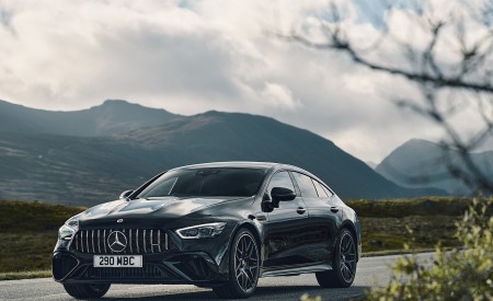 2023 Mercedes-AMG GT 63 S E Performance 4-door (UK-Spec) Front Three-Quarter Wallpapers 450x275 (16)