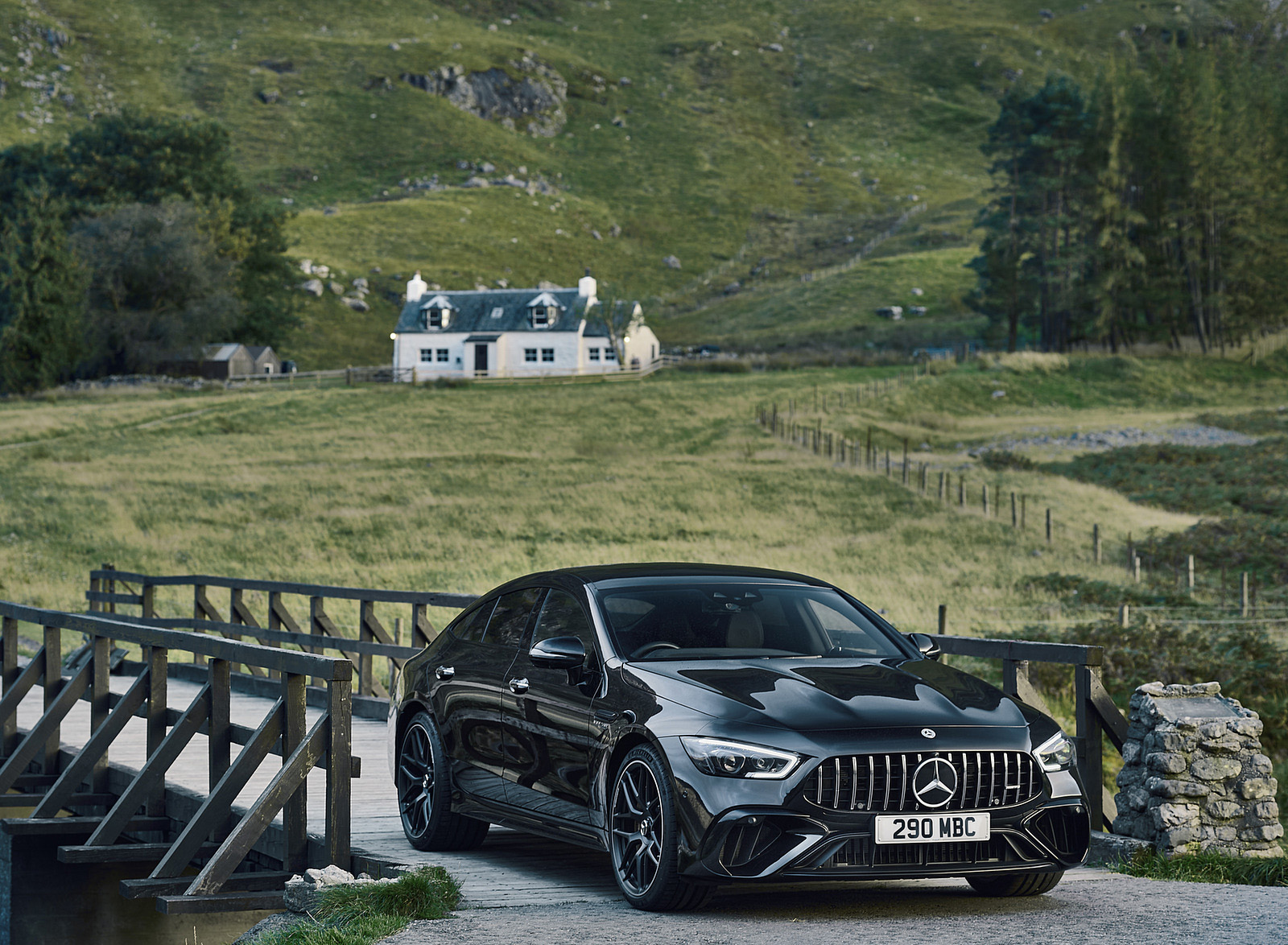 2023 Mercedes-AMG GT 63 S E Performance 4-door (UK-Spec) Front Three-Quarter Wallpapers (14)