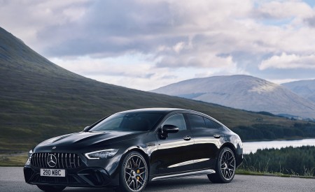 2023 Mercedes-AMG GT 63 S E Performance 4-door (UK-Spec) Front Three-Quarter Wallpapers 450x275 (20)