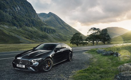 2023 Mercedes-AMG GT 63 S E Performance 4-door (UK-Spec) Front Three-Quarter Wallpapers 450x275 (17)