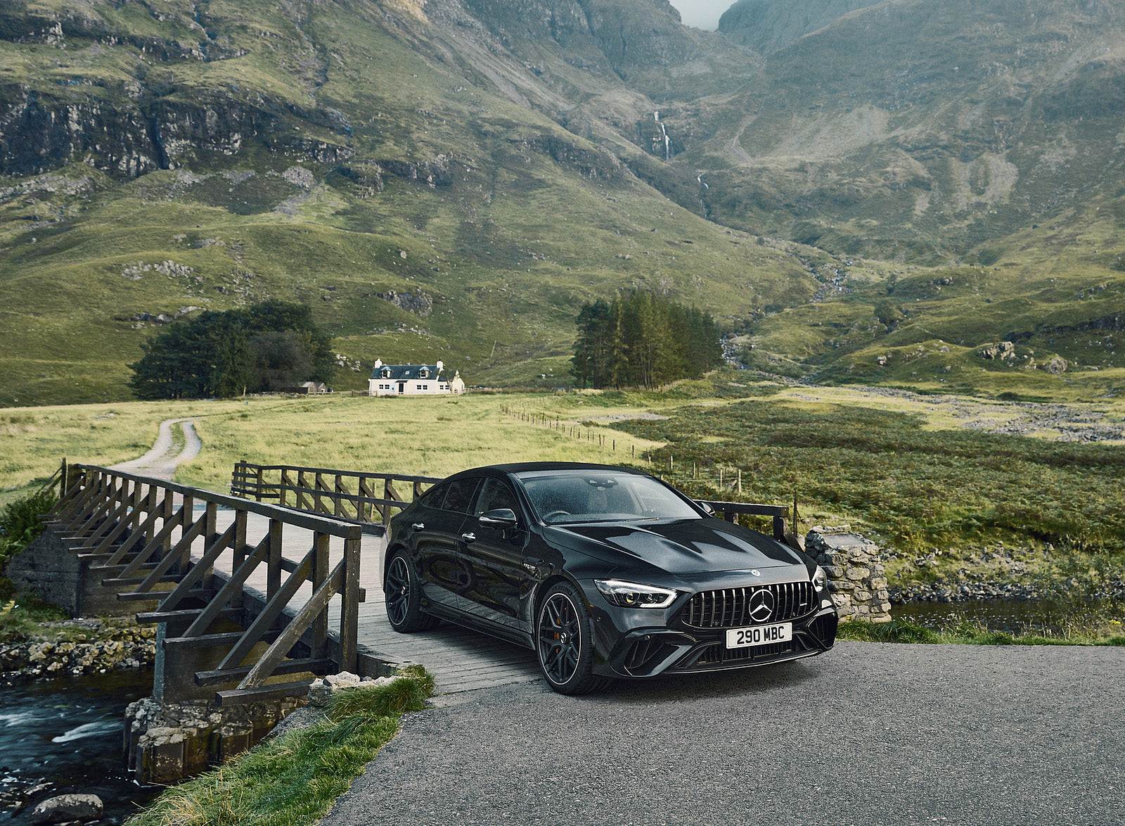 2023 Mercedes-AMG GT 63 S E Performance 4-door (UK-Spec) Front Three-Quarter Wallpapers (15)