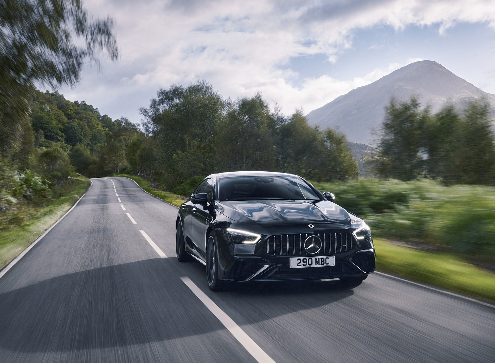 2023 Mercedes-AMG GT 63 S E Performance 4-door (UK-Spec) Front Wallpapers (9)