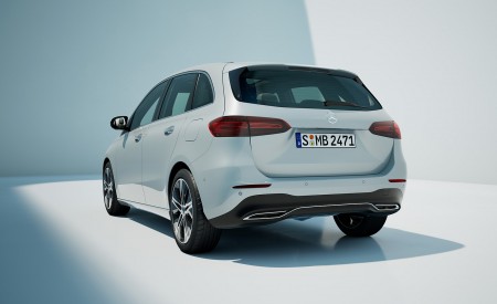 2023 Mercedes-Benz B-Class (Color: Digital White) Rear Three-Quarter Wallpapers 450x275 (7)