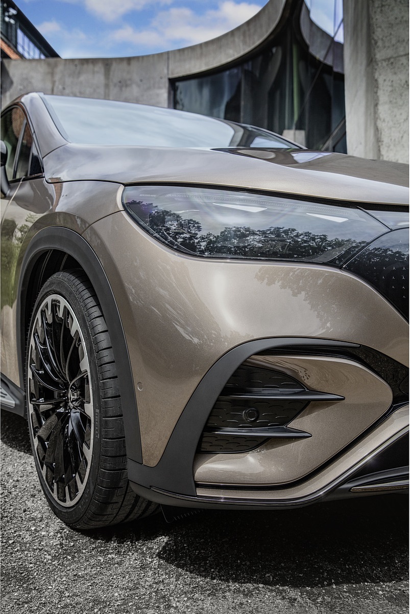 2023 Mercedes-Benz EQE SUV AMG Line Night Package (Color: Velvet Brown Metallic) Headlight Wallpapers #31 of 52