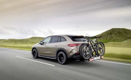 2023 Mercedes-Benz EQE SUV AMG Line Night Package (Color: Velvet Brown Metallic) Rear Three-Quarter Wallpapers 450x275 (5)