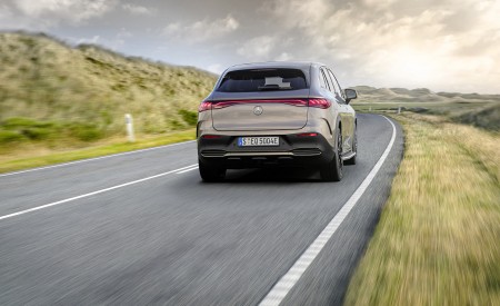 2023 Mercedes-Benz EQE SUV AMG Line Night Package (Color: Velvet Brown Metallic) Rear Wallpapers 450x275 (9)