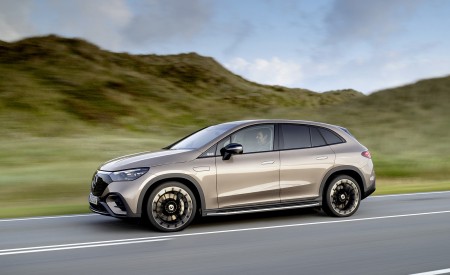 2023 Mercedes-Benz EQE SUV AMG Line Night Package (Color: Velvet Brown Metallic) Side Wallpapers  450x275 (11)