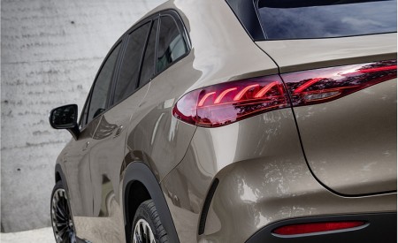 2023 Mercedes-Benz EQE SUV AMG Line Night Package (Color: Velvet Brown Metallic) Tail Light Wallpapers 450x275 (34)