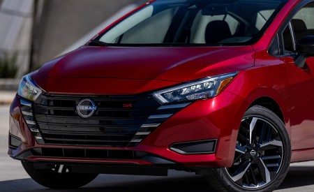 2023 Nissan Versa Front Wallpapers  450x275 (13)