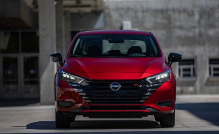 2023 Nissan Versa Front Wallpapers 450x275 (10)