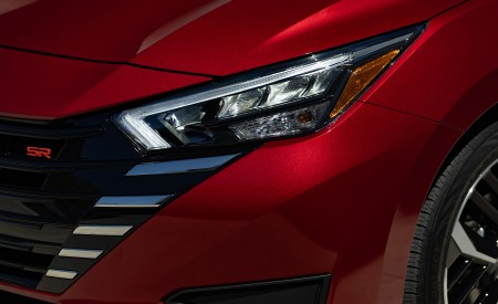 2023 Nissan Versa Headlight Wallpapers 450x275 (15)