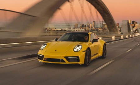 2023 Porsche 911 Carrera T (Color: Racing Yellow) Front Three-Quarter Wallpapers 450x275 (27)