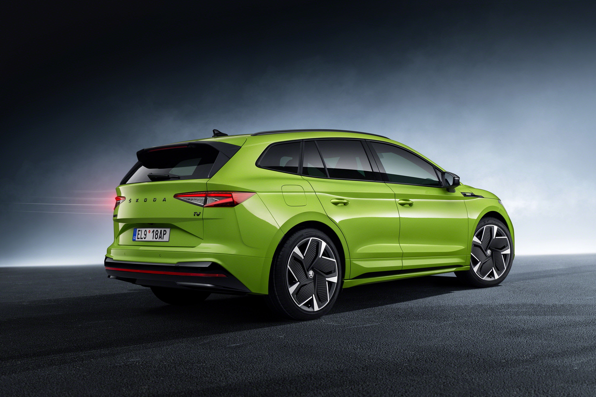 2023 Skoda Enyaq RS iV Rear Three-Quarter Wallpapers (3)