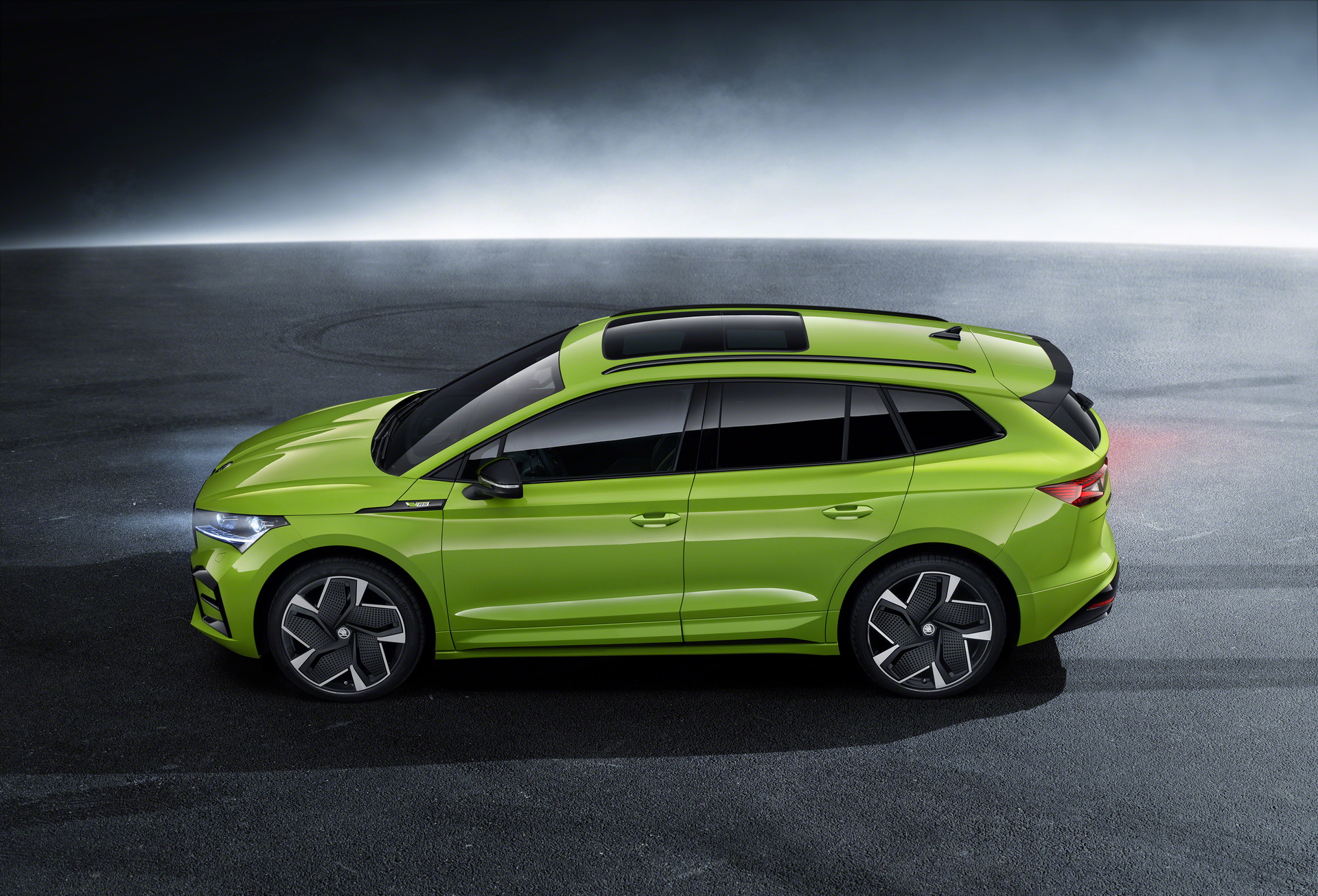 2023 Skoda Enyaq RS iV Side Wallpapers (8)