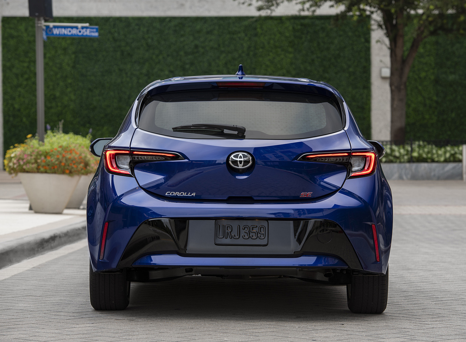 2023 Toyota Corolla Hatchback SE (Color: Blue Crush Metallic) Rear Wallpapers (13)