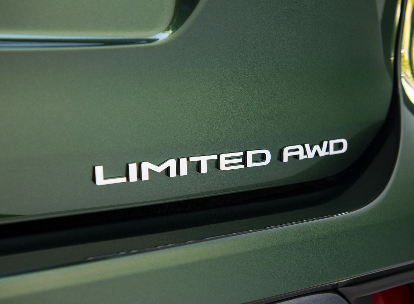 2023 Toyota Highlander Limited AWD 2.4-Liter Turbo (Color: Cypress Green) Badge Wallpapers (12)