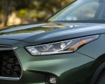 2023 Toyota Highlander Limited AWD 2.4-Liter Turbo (Color: Cypress Green) Headlight Wallpapers 150x120