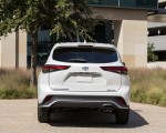 2023 Toyota Highlander XSE AWD 2.4-Liter Turbo (Color: Wind Chill Pearl) Rear Wallpapers 150x120 (27)