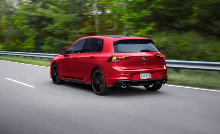 2023 Volkswagen Golf GTI 40th Anniversary Edition Rear Three-Quarter Wallpapers 450x275 (2)