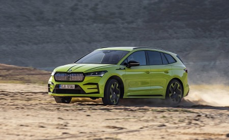 2023 Škoda Enyaq RS iV Front Three-Quarter Wallpapers 450x275 (61)