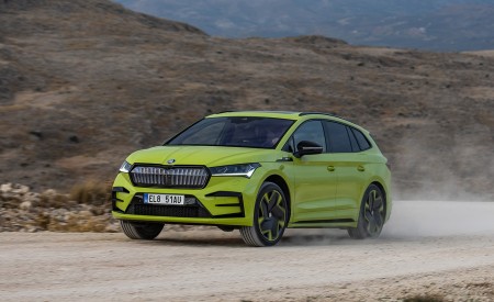 2023 Škoda Enyaq RS iV Front Three-Quarter Wallpapers 450x275 (55)