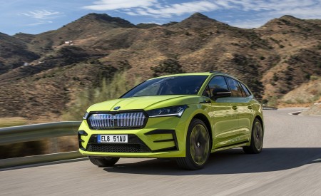 2023 Škoda Enyaq RS iV Front Three-Quarter Wallpapers 450x275 (49)