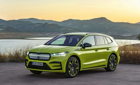 2023 Škoda Enyaq RS iV Front Three-Quarter Wallpapers 450x275 (75)