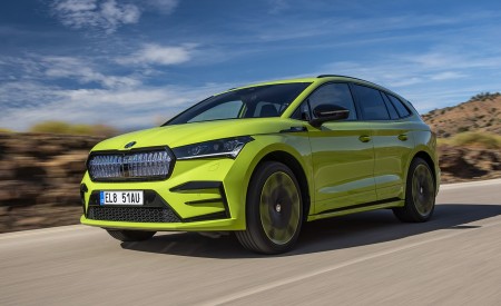 2023 Škoda Enyaq RS iV Front Three-Quarter Wallpapers 450x275 (47)