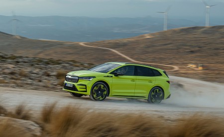 2023 Škoda Enyaq RS iV Front Three-Quarter Wallpapers  450x275 (57)