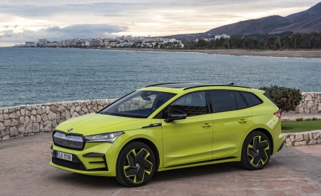 2023 Škoda Enyaq RS iV Front Three-Quarter Wallpapers 450x275 (72)