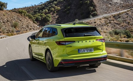 2023 Škoda Enyaq RS iV Rear Three-Quarter Wallpapers 450x275 (44)