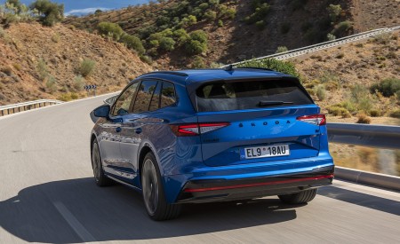 2023 Škoda Enyaq RS iV Rear Three-Quarter Wallpapers 450x275 (9)