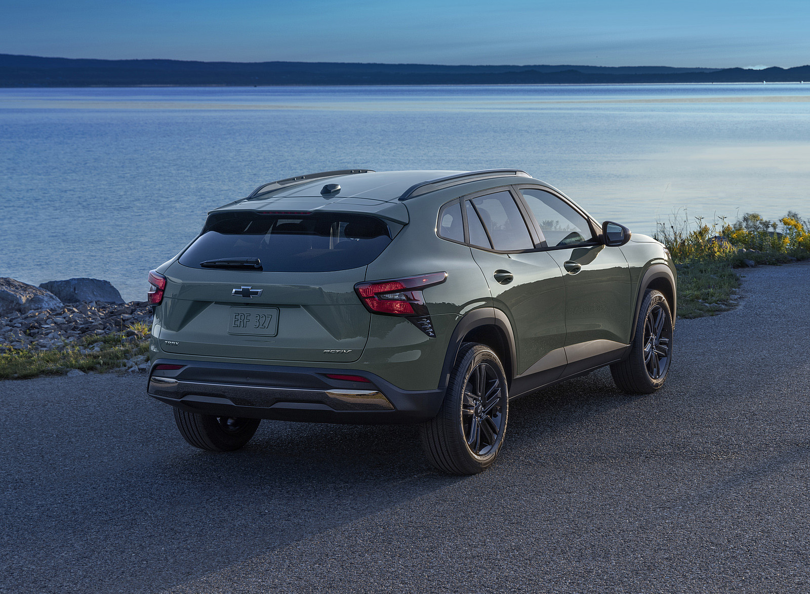 2024 Chevrolet Trax ACTIV Rear Three-Quarter Wallpapers (7)