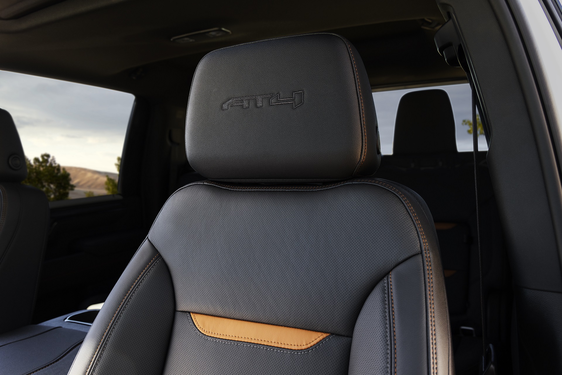 2024 GMC Sierra 2500HD AT4 Interior Seats Wallpapers (9)
