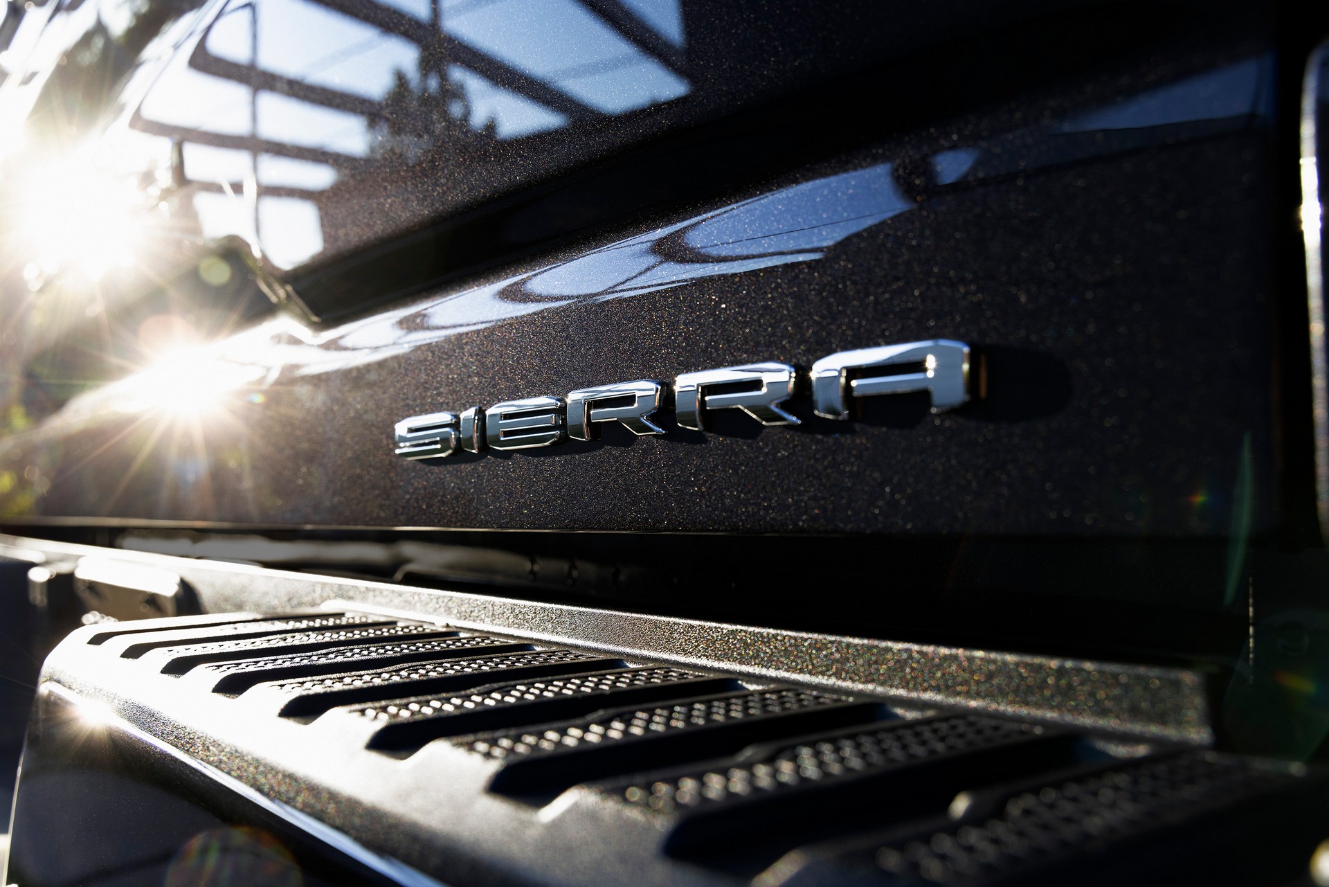 2024 GMC Sierra 2500HD Denali Ultimate Badge Wallpapers  (9)