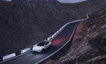 2024 Polestar 3 Front Three-Quarter Wallpapers 450x275 (13)